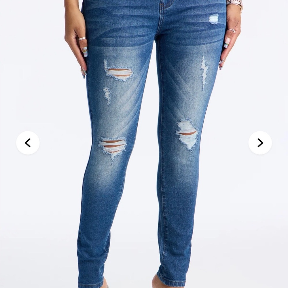 NWT Fashion Nova Dark Wash Ripped Skinny Jeans – Size 15 – High Stretch